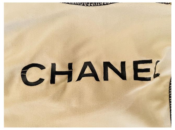 Top e pantaloncini Chanel Nero Sabbia - vista 5
