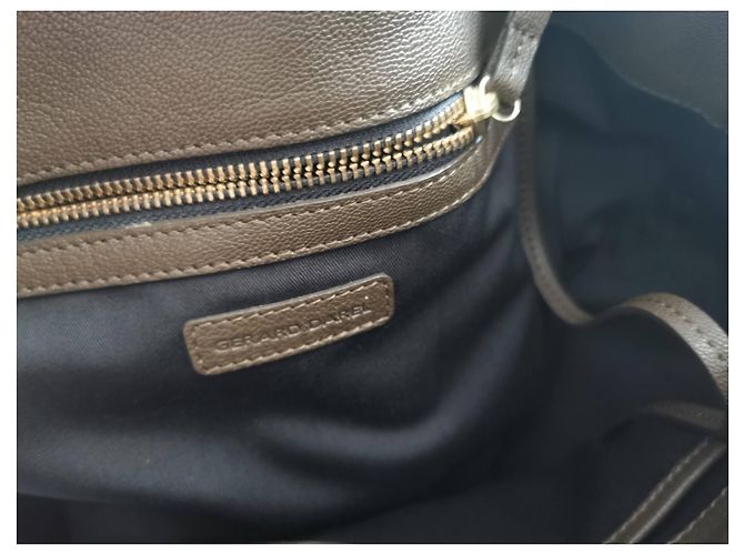 Borsa a mano Gerard Darel in pelle kaki scuro Cachi Marrone scuro - vista 12