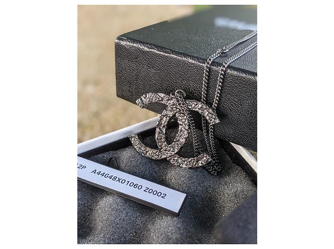 Chanel CC B12P Collana camelia rutenio Nero - vista 2