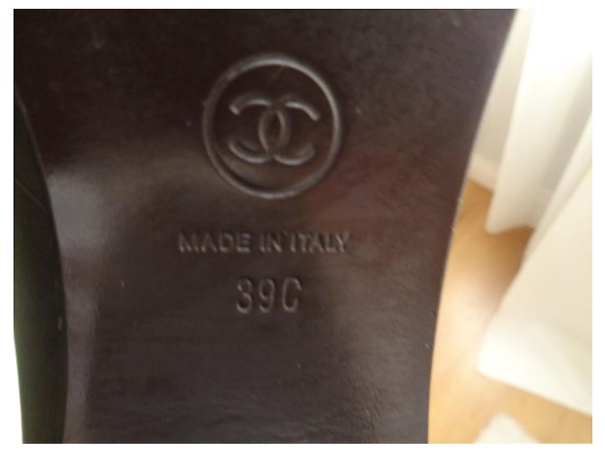 Botas Chanel de piel marrón con logo talla 39 Castaño - vista 8