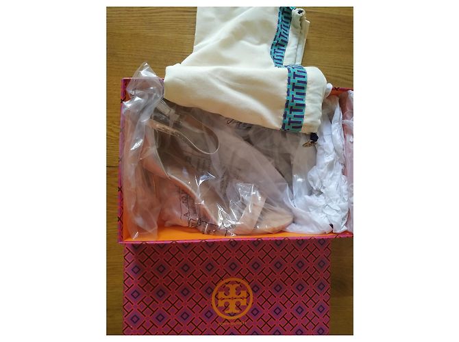 Sandali Tory Burch Ellie con cinturino alla caviglia Beige Scamosciati e Metallizzati - vista 2