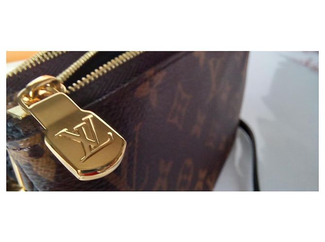 Louis Vuitton Reißverschlusstasche mit Monogramm-Futter Karamell - Ansicht 10