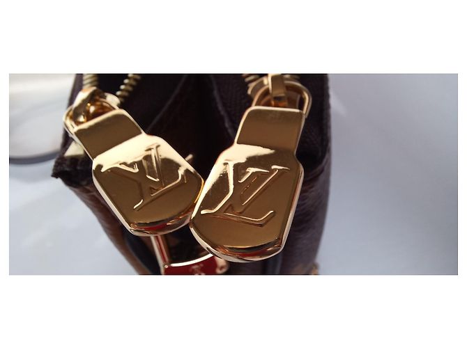 Louis Vuitton Reißverschlusstasche mit Monogramm-Futter Karamell - Ansicht 11