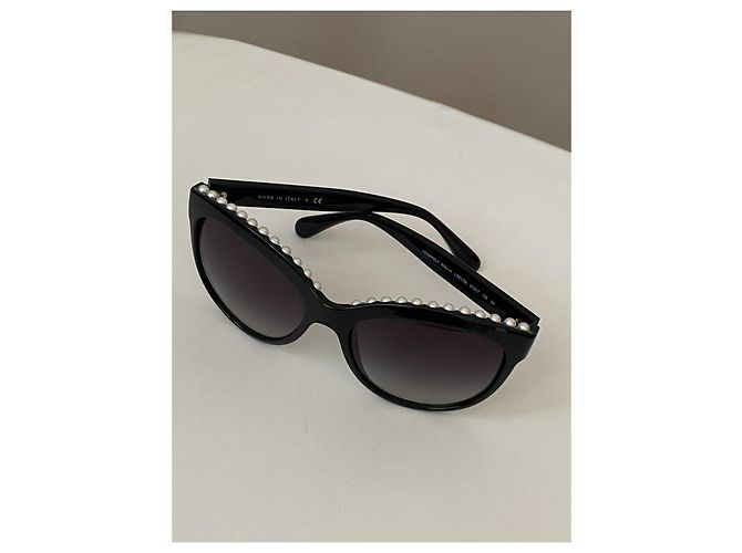 Occhiali da sole Cat-Eye con montatura in acetato nero CHANEL con perle coltivate. - vista 2