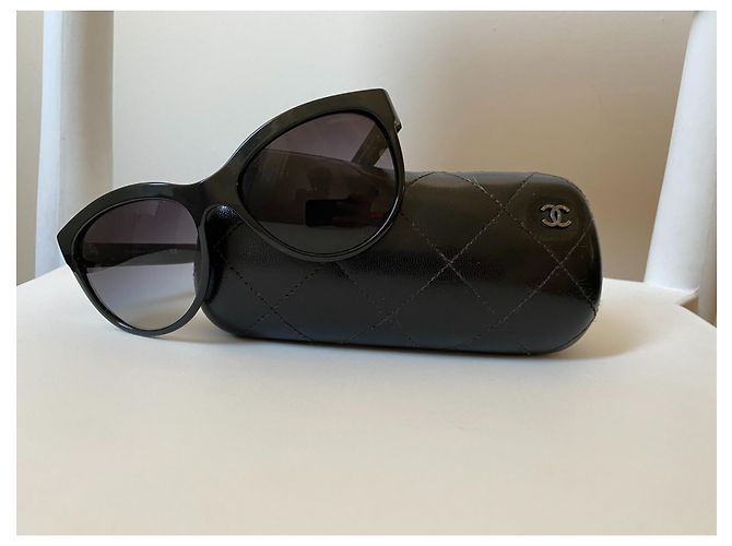 Occhiali da sole Cat-Eye con montatura in acetato nero CHANEL con perle coltivate. - vista 8