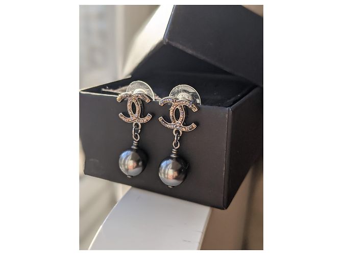 CHANEL A15P Orecchini di perle grigie tweed Grigio antracite - vista 7