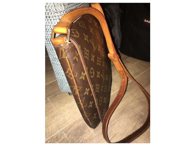 Louis Vuitton Musette Salsa PM lienzo marrón Marrón oscuro - vista 3