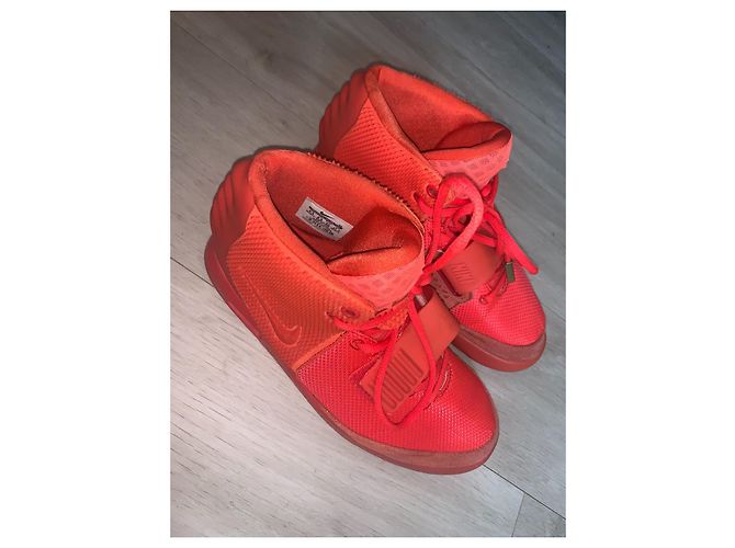 Nike aria yeezy 2 ottobre rosso - vista 3