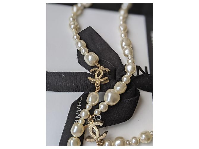 Chanel Perla Barocca CC 160 cm B17 Una lunga collana Bianco - vista 12