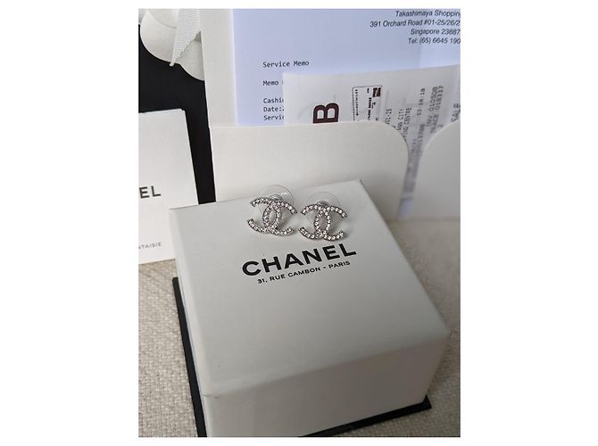Chanel UN14Orecchini con logo SHW in cristallo Moscova V CC Silver hardware - vista 6