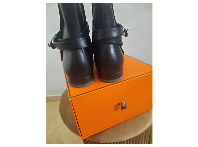 Hermès Kelly boots black leather - view 10
