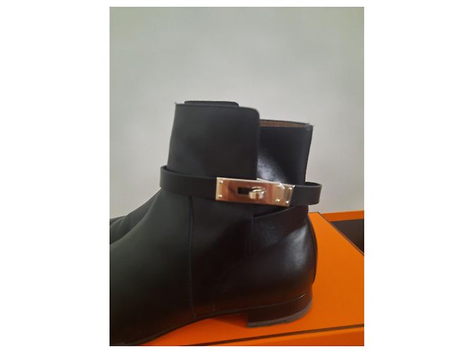 Hermès Kelly boots black leather - view 16