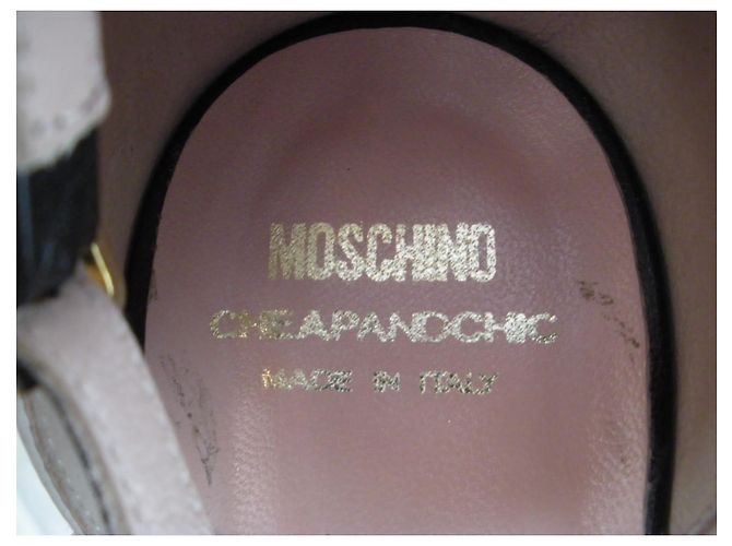 Sapatos de salto Moschino Cheap And Chic em couro preto bege - vista 8