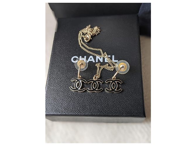 Chanel CC 08C Collana con orecchini in smalto nero set - vista 2