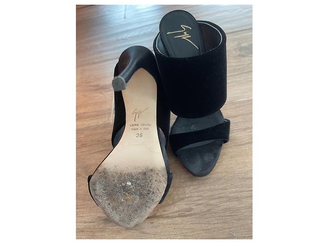 Sandali con tacco Giuseppe Zanotti Miles velluto nero - vista 3