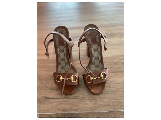 Sandali Gucci in pelle marrone - vista 2