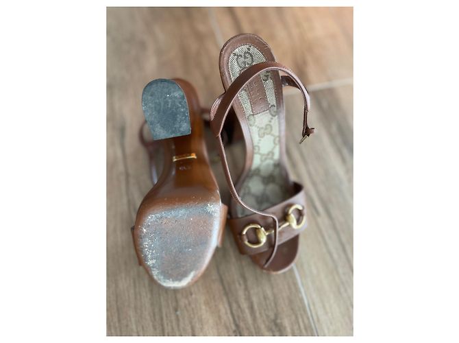 Sandali Gucci in pelle marrone - vista 3
