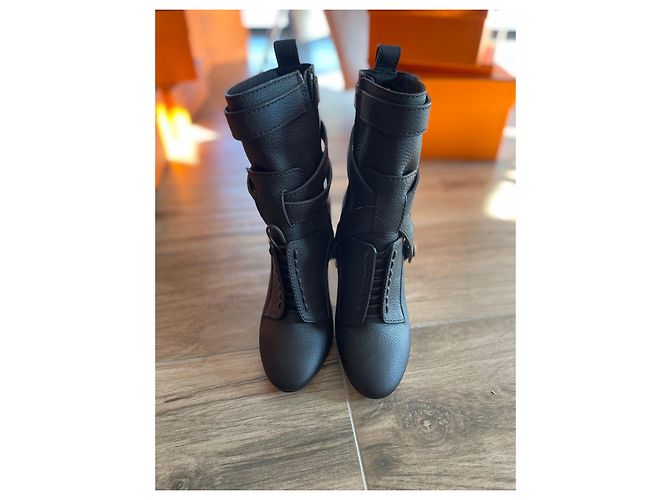 Botines Fendi en piel marrón Castaño - vista 2