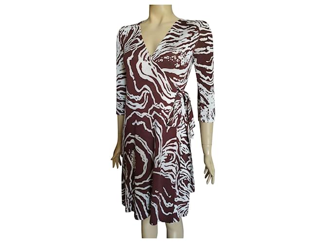 Diane Von Furstenberg Robe portefeuille en soie Julian DvF, collection vintage r?�?�dit?�e Marron 