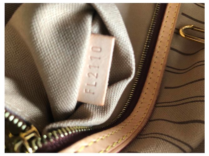 Louis Vuitton Delizioso GM Marrone - vista 16
