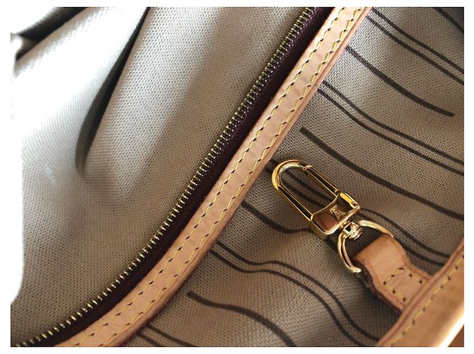 Louis Vuitton Delizioso GM Marrone - vista 17