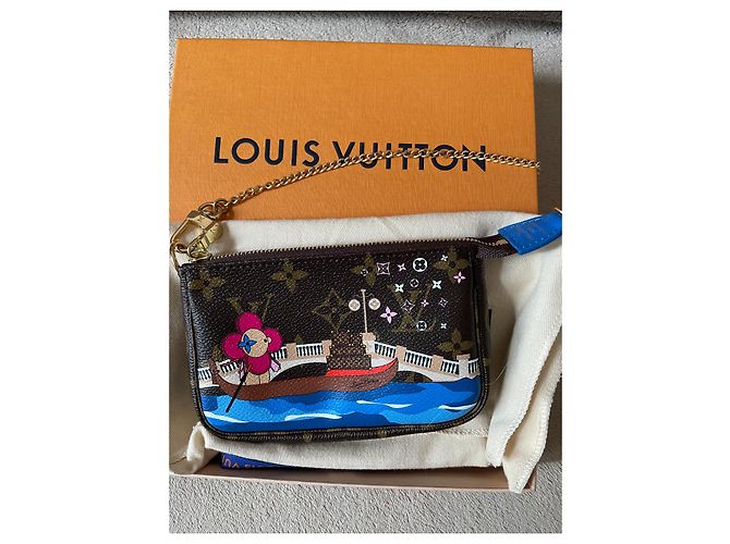 Louis vuitton mini pochette natalizie 2019 Vivienne Venezia Marrone - vista 2