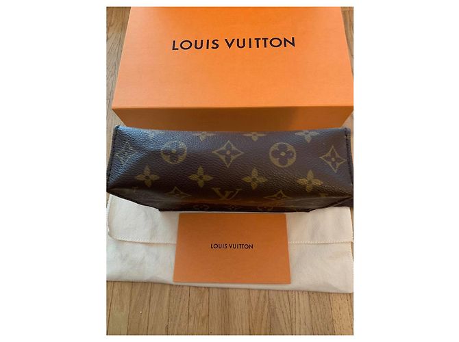 Louis Vuitton Poche Toilette 19 Marrone - vista 5