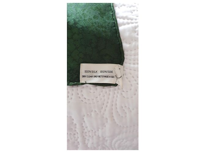 Foulard in seta Yves Saint Laurent Verde - vista 3
