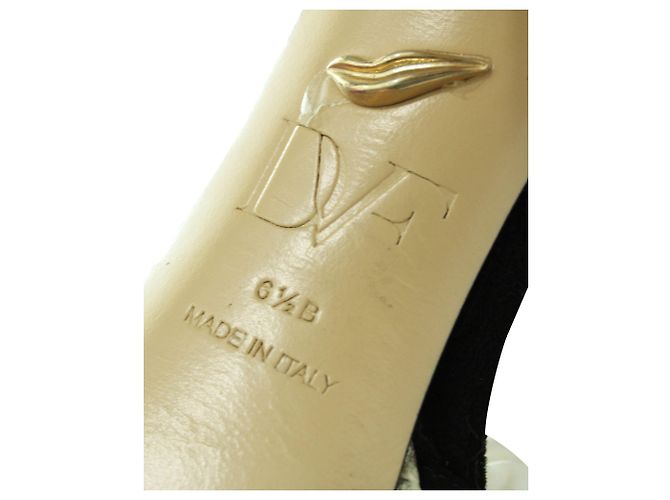Diane Von Furstenberg Décolleté in camoscio nero con motivo pitone - vista 6