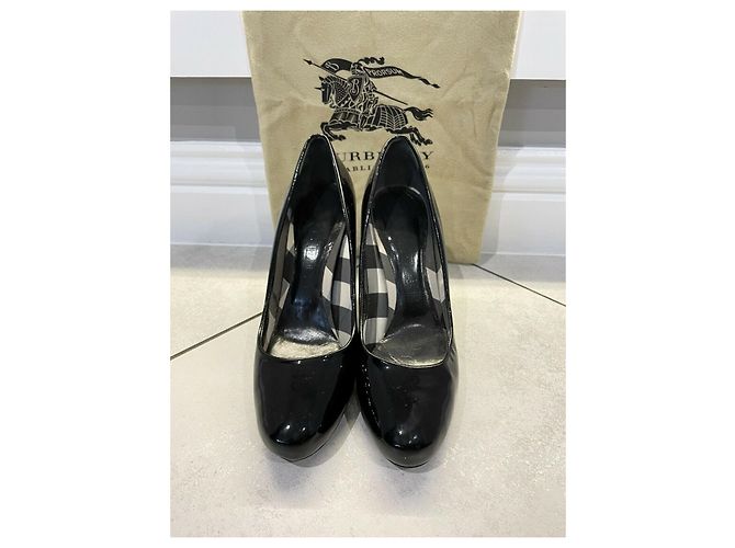 Décolleté Burberry in vernice nera con filigrana d'argento Nero - vista 2