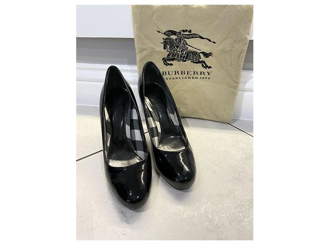 Décolleté Burberry in vernice nera con filigrana d'argento Nero - vista 4