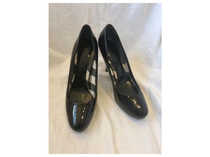 Décolleté Burberry in vernice nera con filigrana d'argento Nero - vista 7