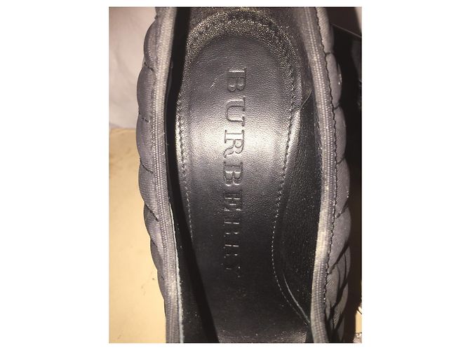 Botas Burberry Biker Huntly Ankle - acolchoadas Preto Cinza - vista 4