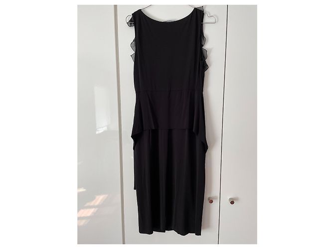 Vestido preto Elie Tahari de viscose com babados - vista 4