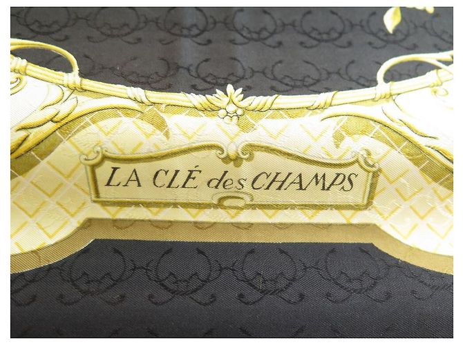 Hermès HERMES FOULARD LA CLE DES CHAMPS FACONNET SQUARE 90 SCIARPA IN SETA BROCHEE IN SETA Nero - vista 3