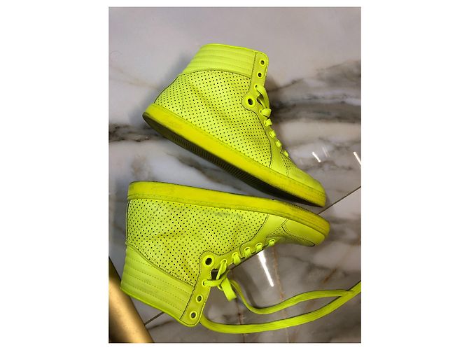 Baskets Gucci Vert Citron Vert Cuir Perforé - vue 4