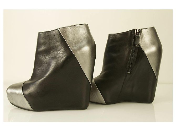 Pierre Balmain Schwarz Leder & Silberne Keil-Plattform Ankle Boot Booties Schuhe 40 Silber Hardware - Ansicht 9