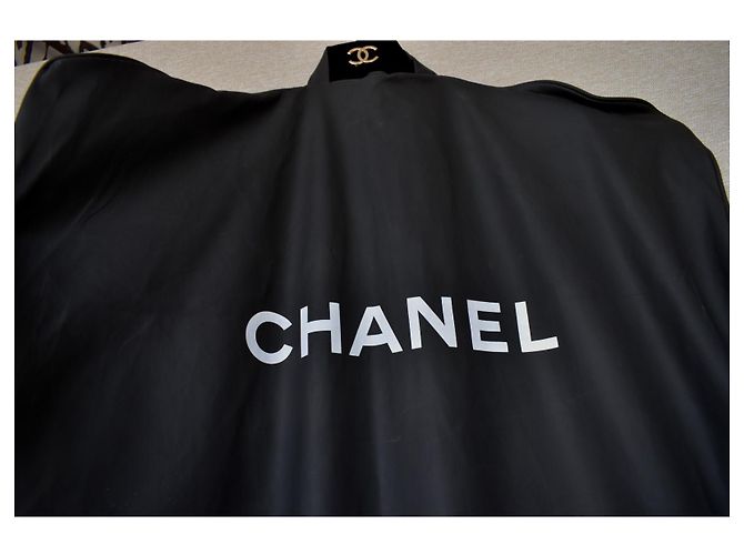 Chanel Estuche de viaje XL + percha Negro - vista 17