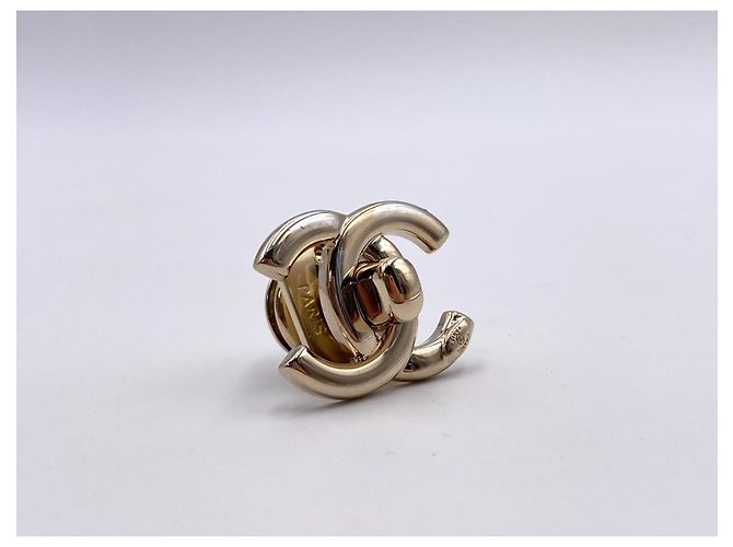 CHANEL chiusura CC turnlock light gold D'oro - vista 2