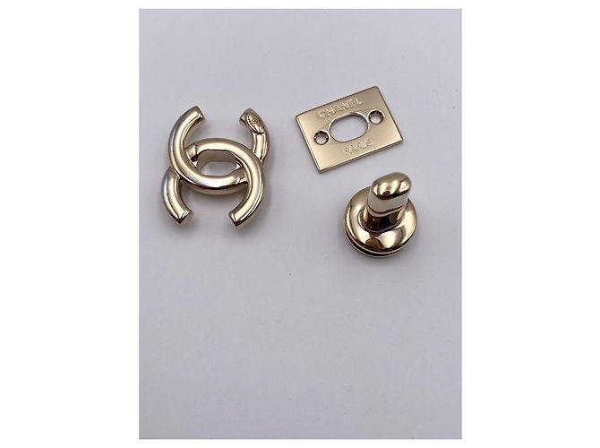 CHANEL chiusura CC turnlock light gold D'oro - vista 4