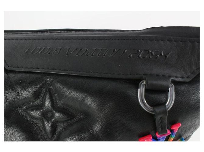 Louis Vuitton Virgil Abloh Schwarzer gesteppter Lederpuffer A4 Pochette-Beutel - Ansicht 3
