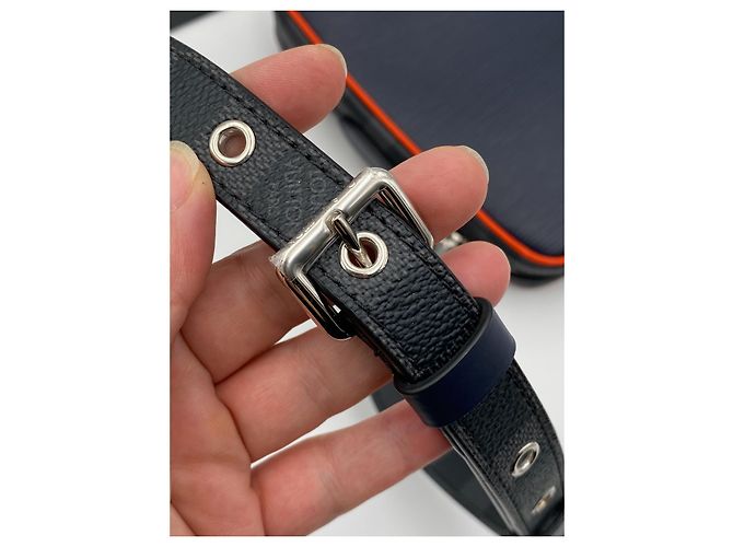 Tracolla LOUIS VUITTON Danube slim uomo Epi blu - vista 11