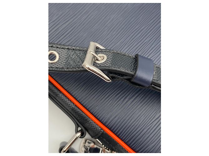 Tracolla LOUIS VUITTON Danube slim uomo Epi blu - vista 12