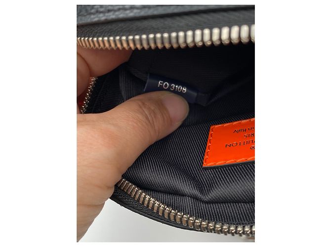 Tracolla LOUIS VUITTON Danube slim uomo Epi blu - vista 15