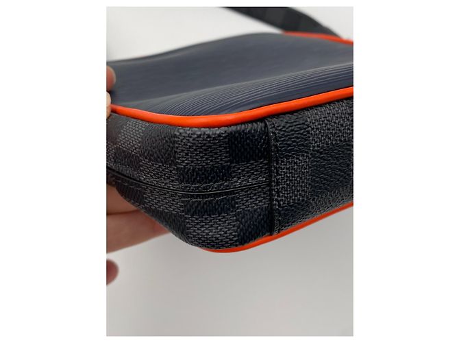 Tracolla LOUIS VUITTON Danube slim uomo Epi blu - vista 5