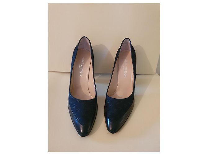 Décolleté Louis Vuitton in pelle di cervo nera Nero - vista 8