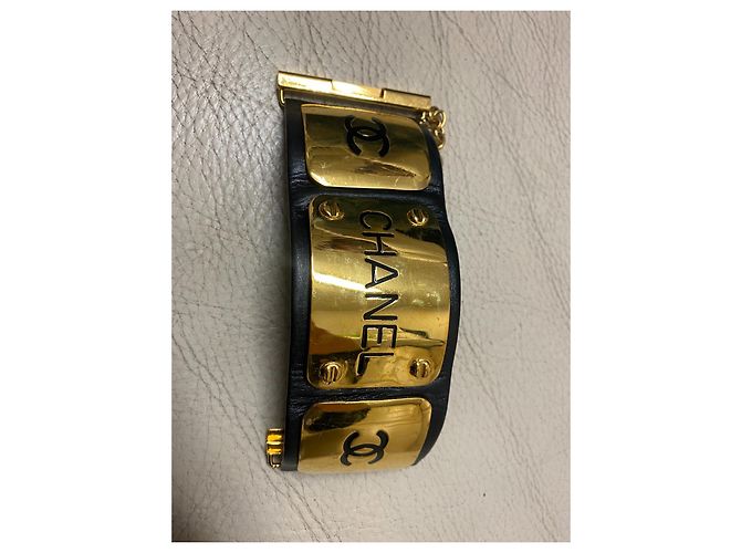Bracciale manchette Chanel Sublime pelle nera e oro Nero D'oro - vista 3