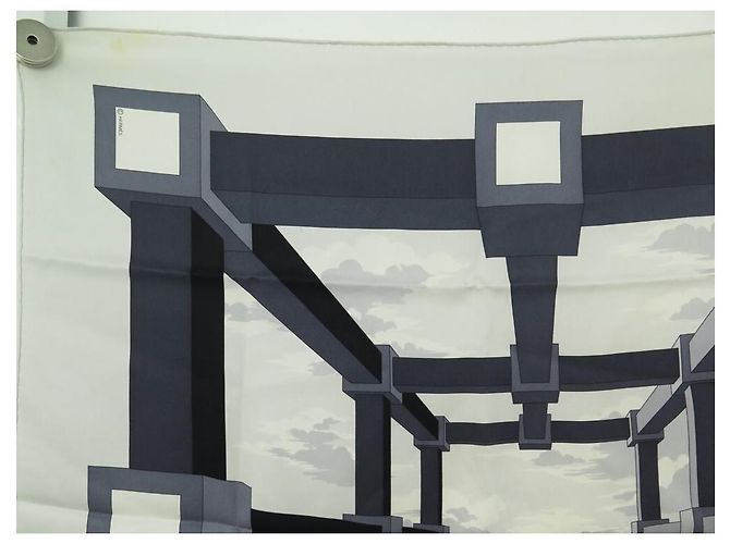 Hermès BUFANDA HERMES PERSPECTIVA AM CASSANDRE CUADRADO 70 BUFANDA DE SEDA GRIS SEDA - vista 2