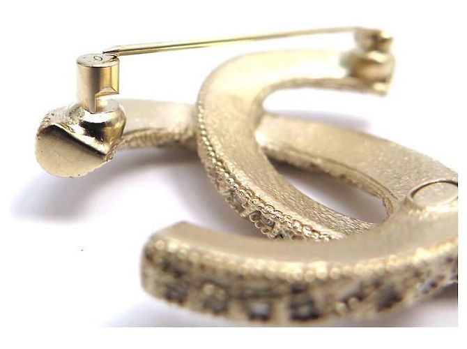 NEUES CHANEL LOGO CC & STRASS AB BROSCHE5207 IN GOLD METALL NEUE GOLDENE BROSCHE - Ansicht 8