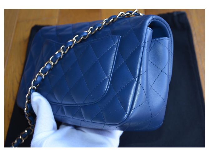 Mini borsa classica senza tempo Chanel Blu Blu scuro Gold hardware - vista 12